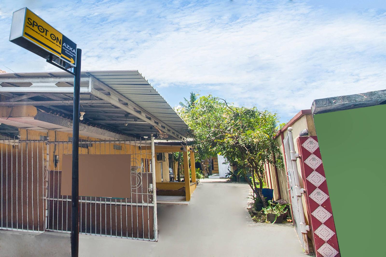 Azka Guest House Syariah by OYO Rooms