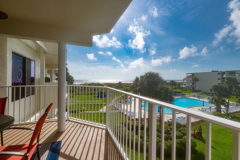 Colony Reef Club