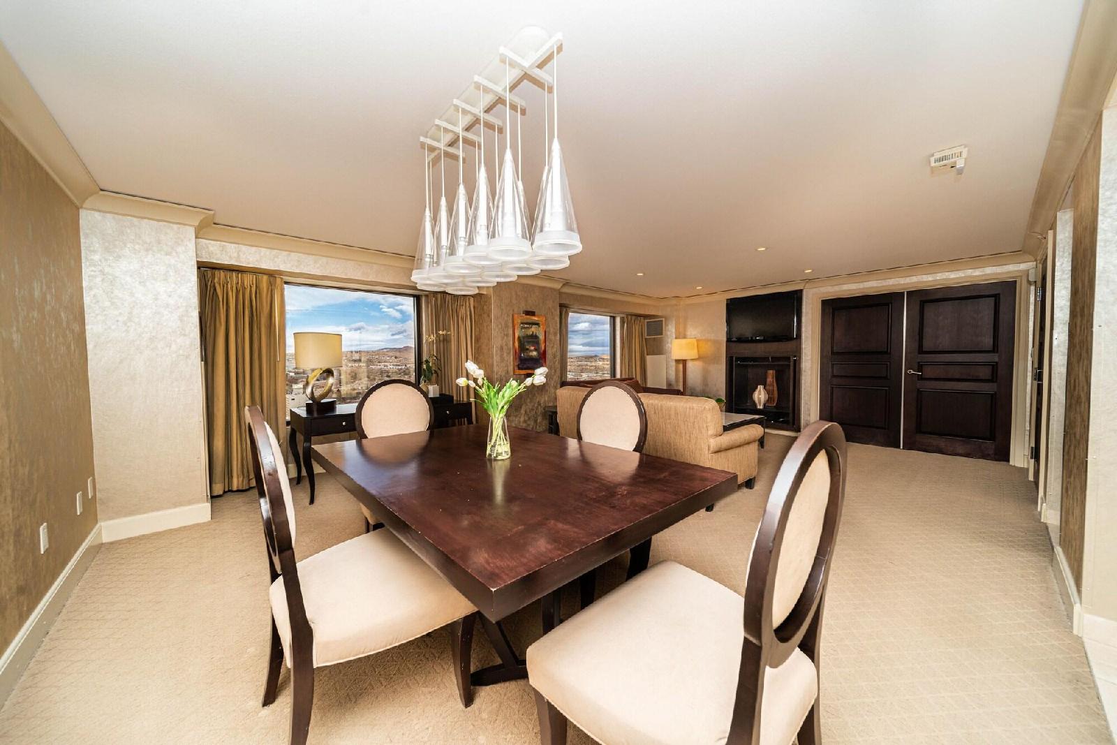 Reno Suites