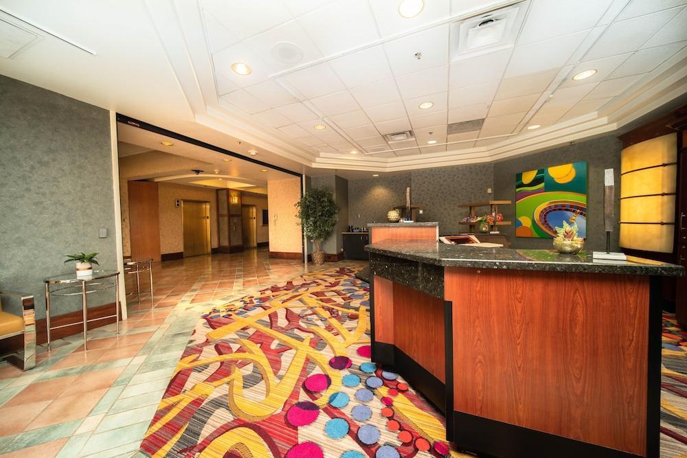 Reno Suites