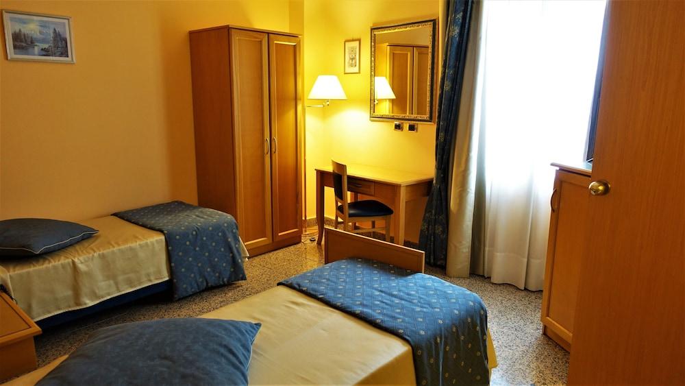 Hotel Bristol