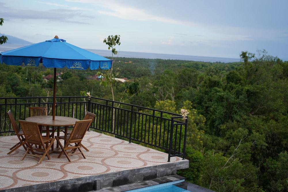 Penida Sunrise Hill