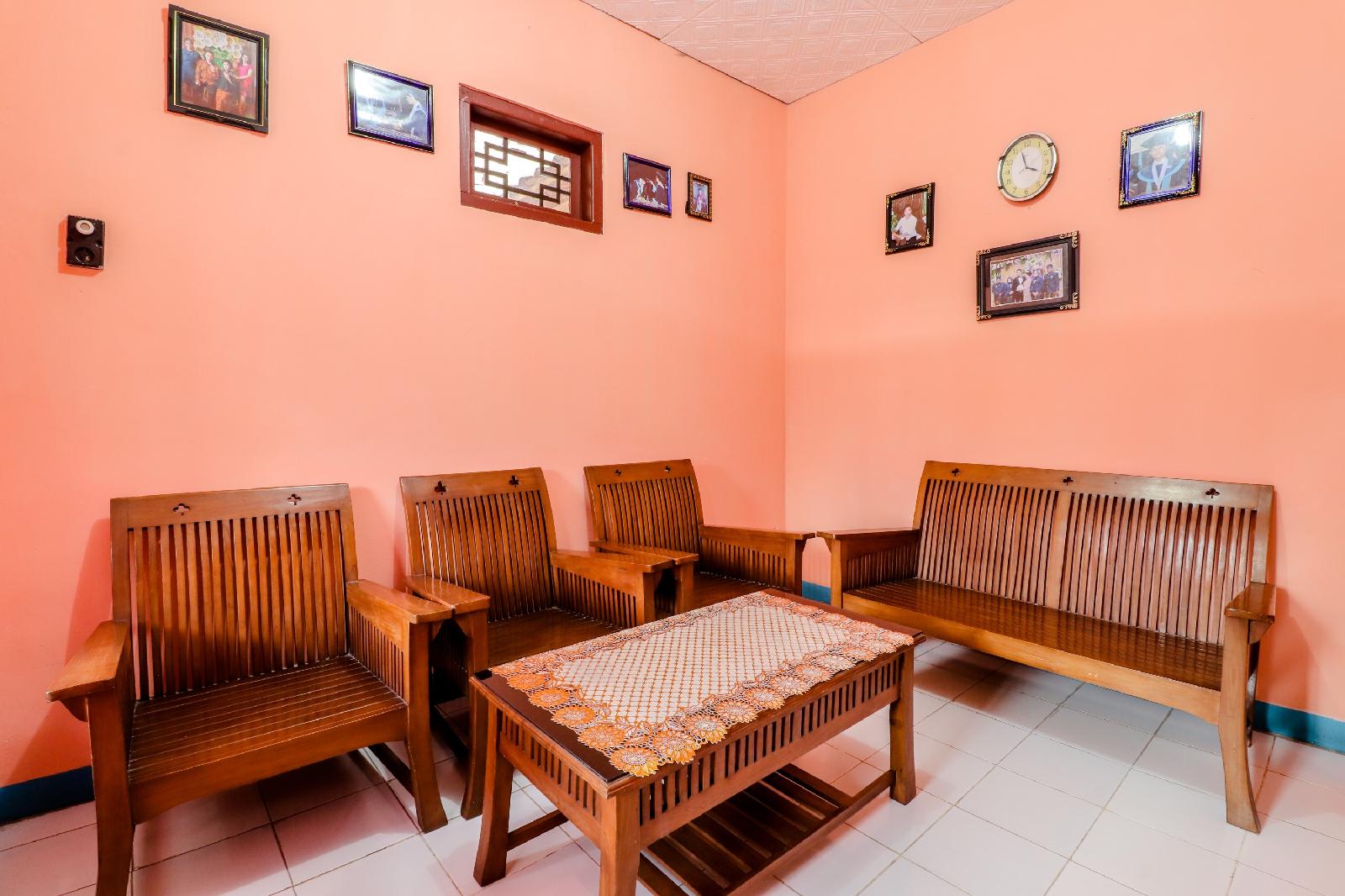 Homestay Penginapan Anita