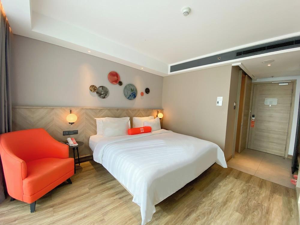 Harris Suites Puri Mansion