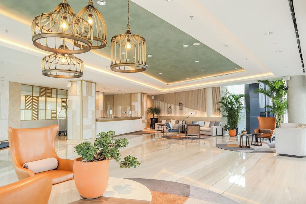 Harris Suites Puri Mansion