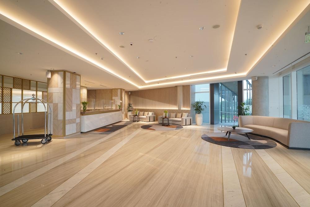 Harris Suites Puri Mansion