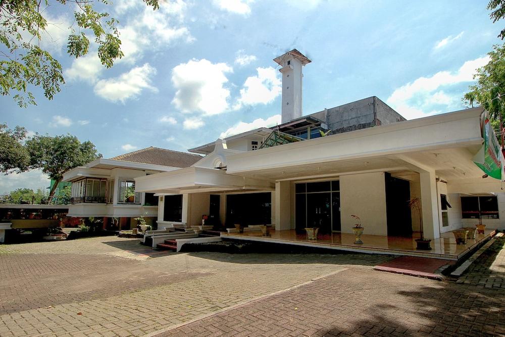 Hotel Rio by OYO Rooms