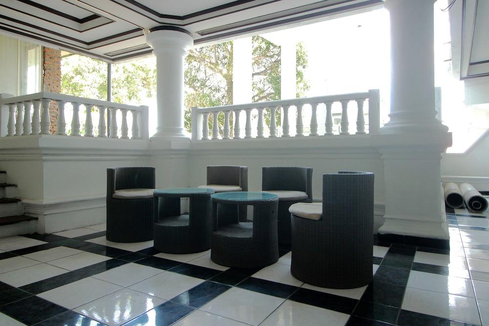 Hotel Rio by OYO Rooms