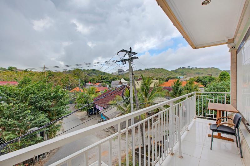 RedDoorz Near Balangan Beach Bali