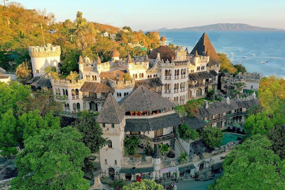 Tropicana Castle