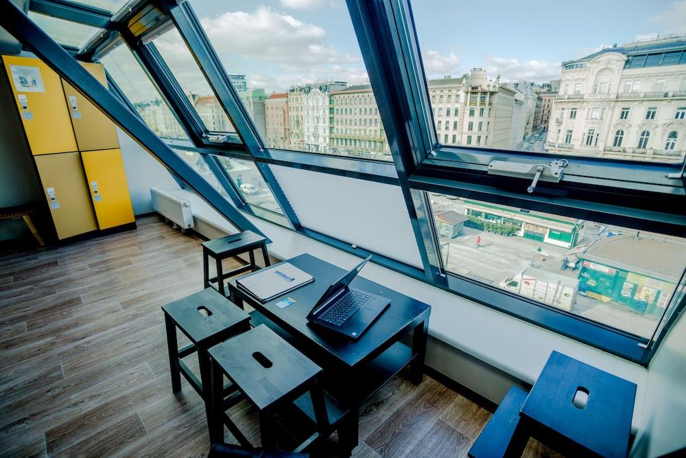 Wombats City Hostel - The Naschmarkt