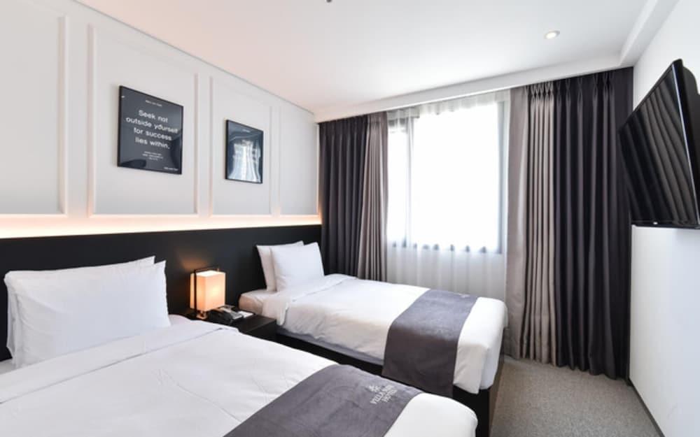 Vella Suite Hotel