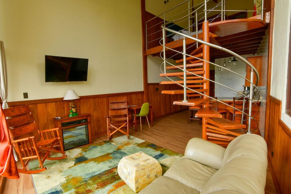 Koora Hotel