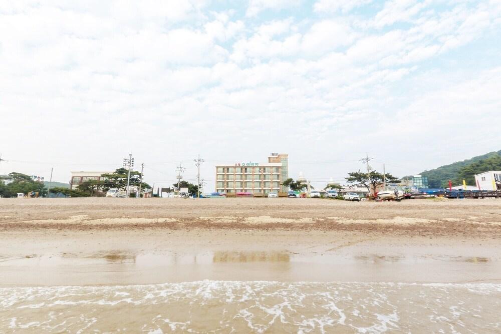Ocean Beach Motel