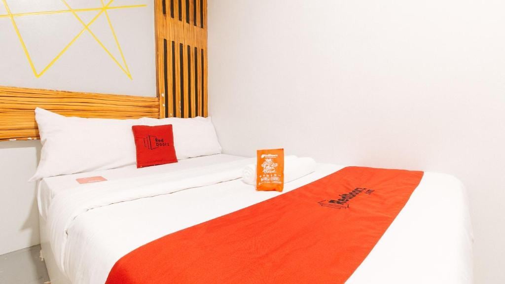 Good 101 Hotel by RedDoorz