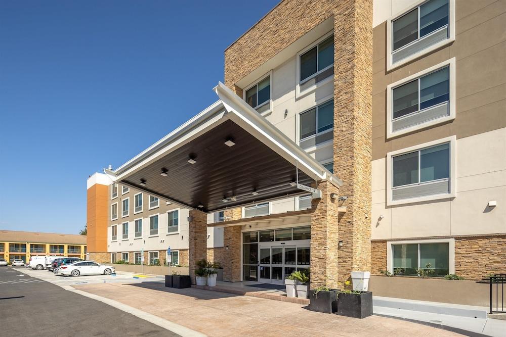 Holiday Inn Express & Sts San Jose Silicon Valley
