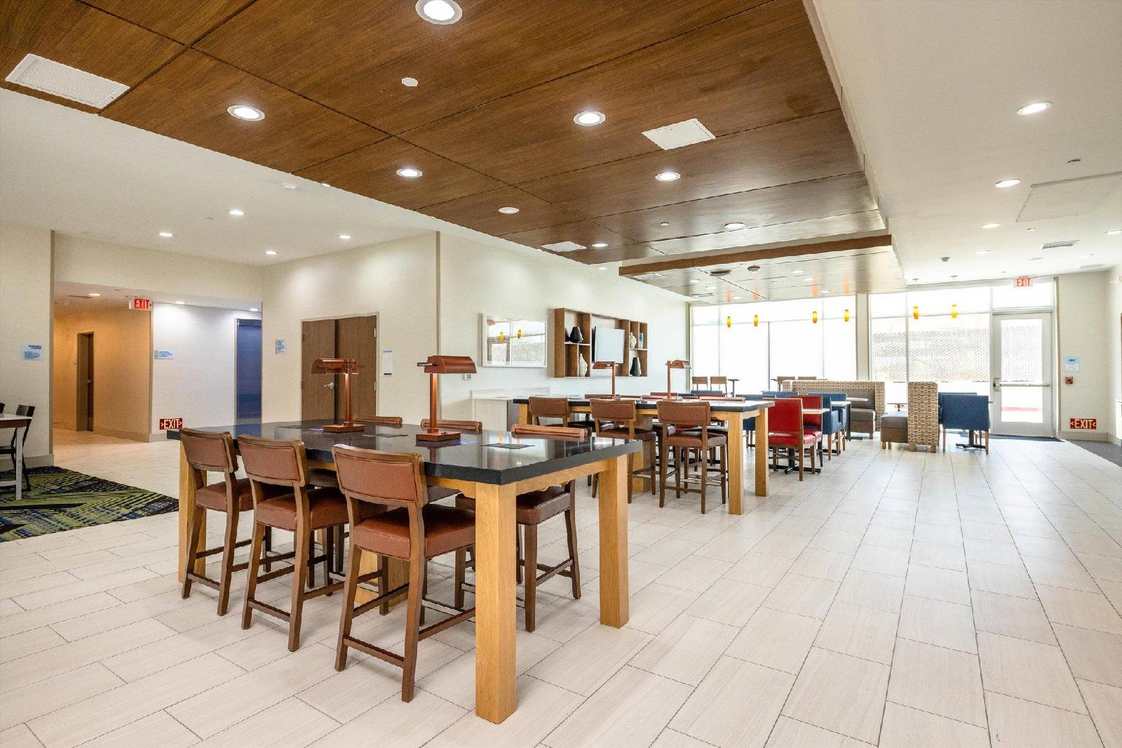 Holiday Inn Express & Sts San Jose Silicon Valley