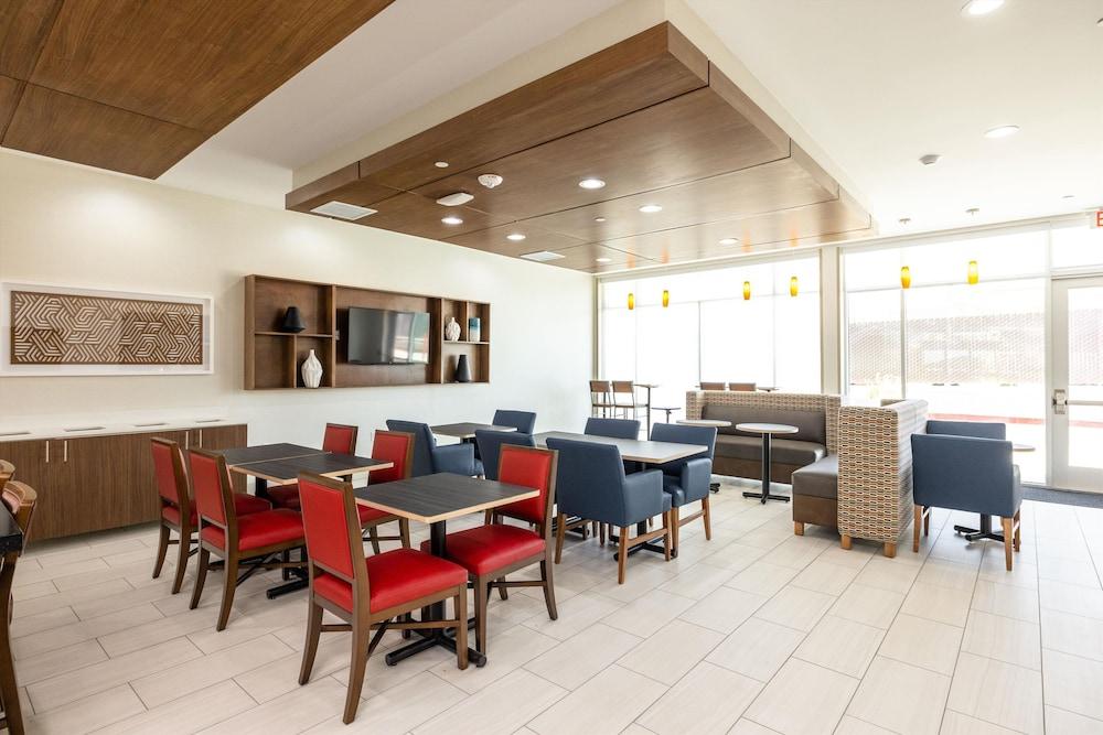 Holiday Inn Express & Sts San Jose Silicon Valley