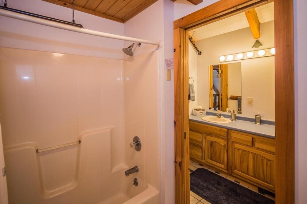 Viewmont Chalet