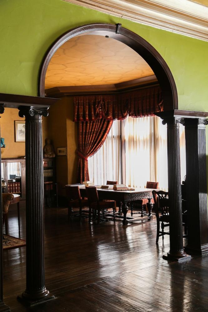 The Detroit Club