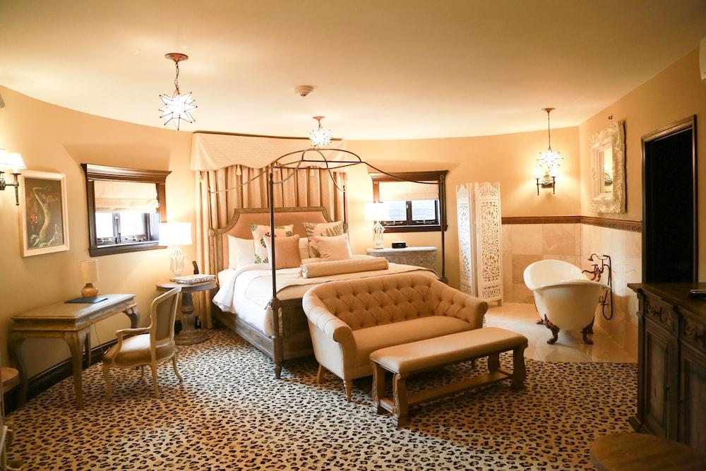 The Detroit Club