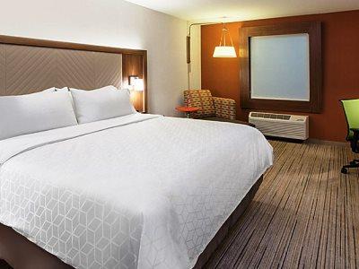 Holiday Inn Express & Suites Bardstown