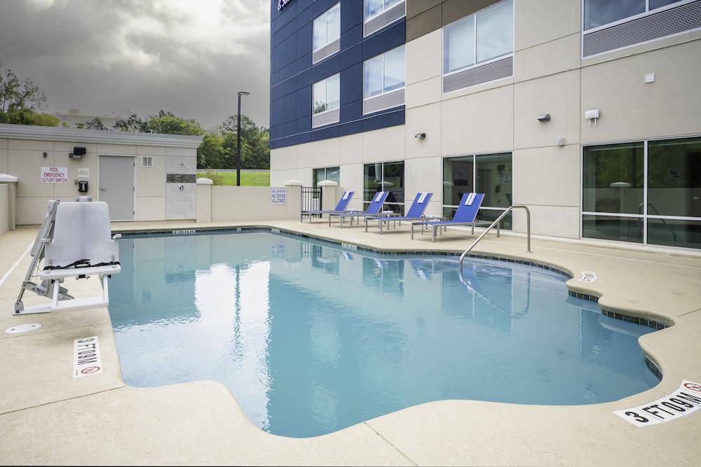 Holiday Inn Express & Suites Rock Hill
