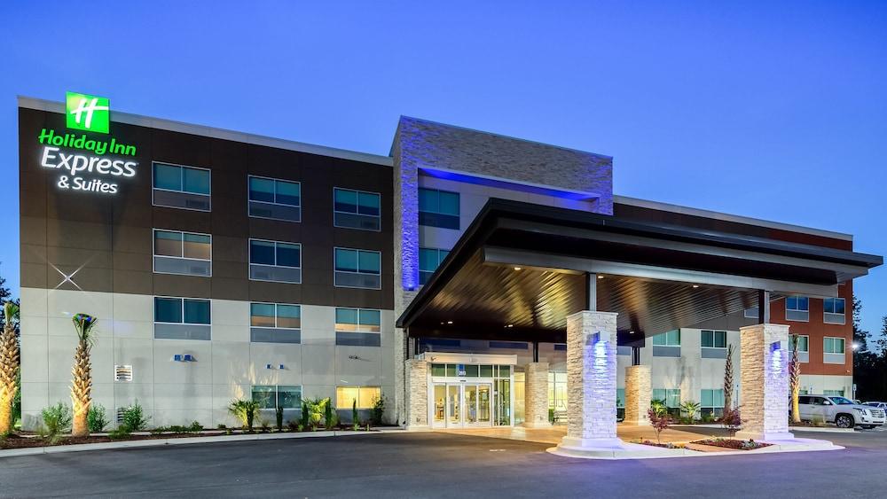 Holiday Inn Express & Suites Latta