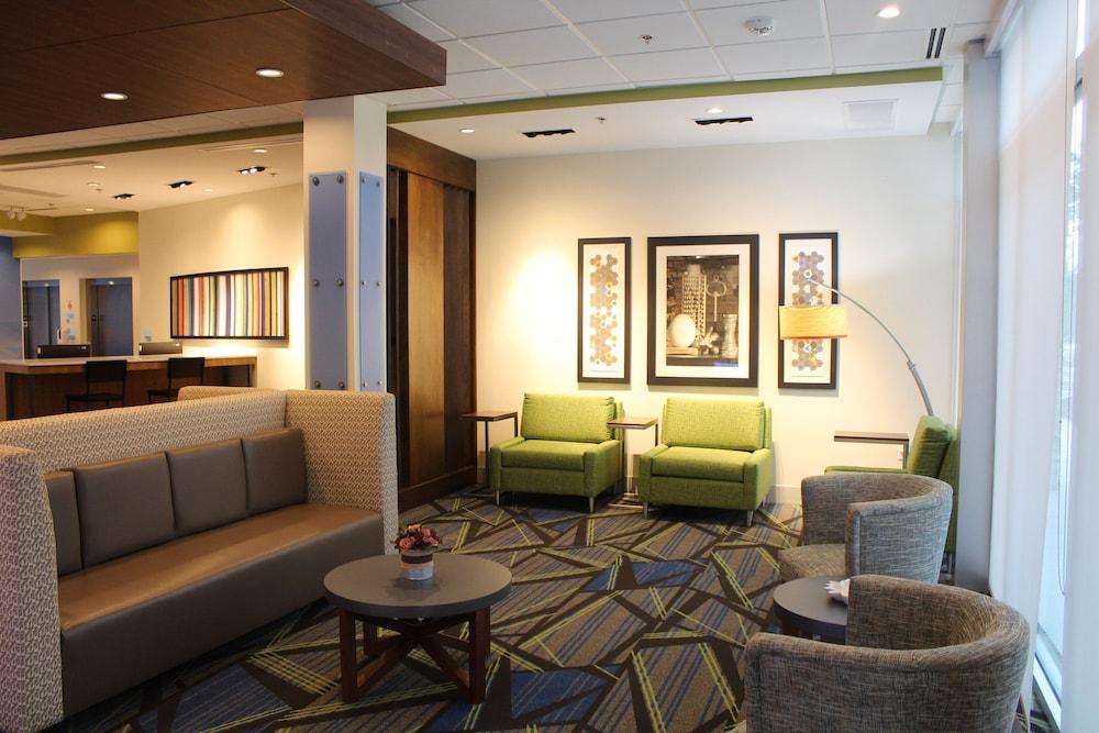 Holiday Inn Express & Suites Latta