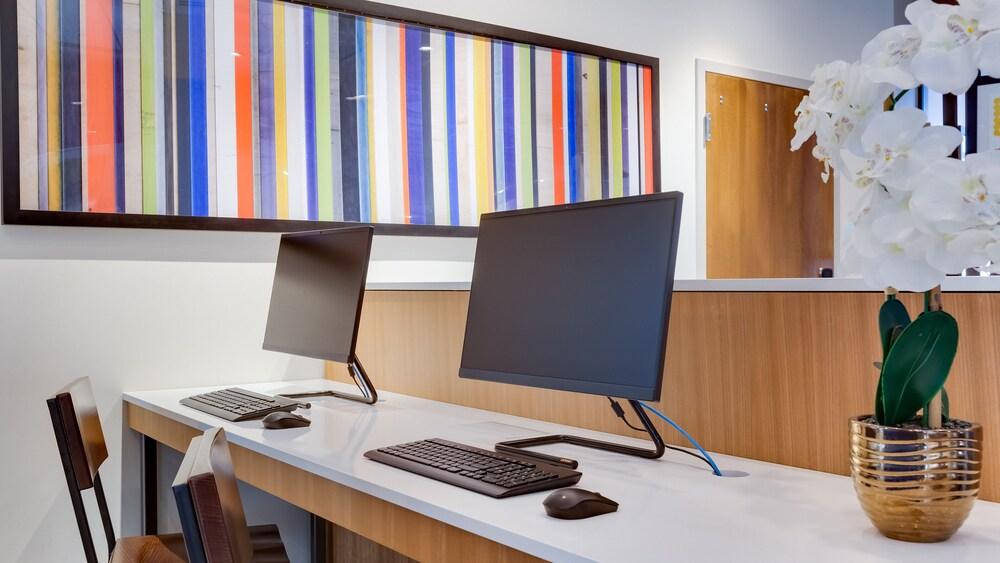 Holiday Inn Express & Suites Latta