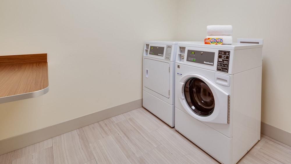 Holiday Inn Express & Suites Latta
