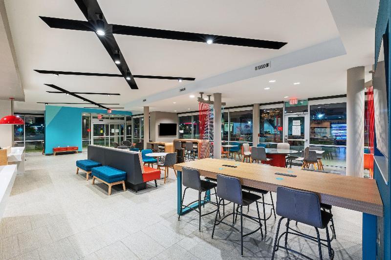 Avid Hotel Bentonville-Rogers