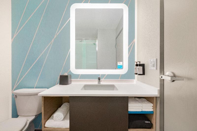 Avid Hotel Bentonville-Rogers