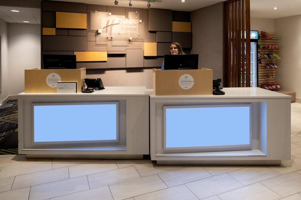 Holiday Inn Express & Suites Bullhead City