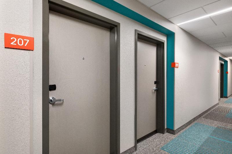 Avid Hotel Cedar Rapids South