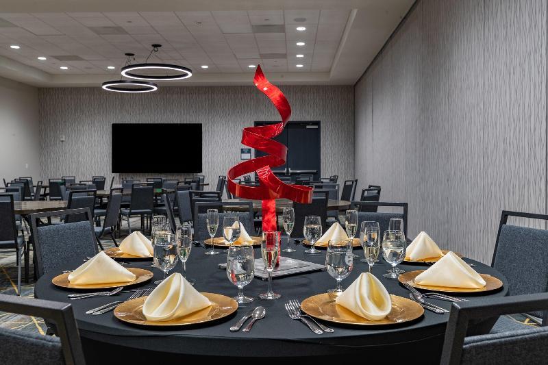 Holiday Inn & Suites Atlanta N - Chamblee Dunwoody