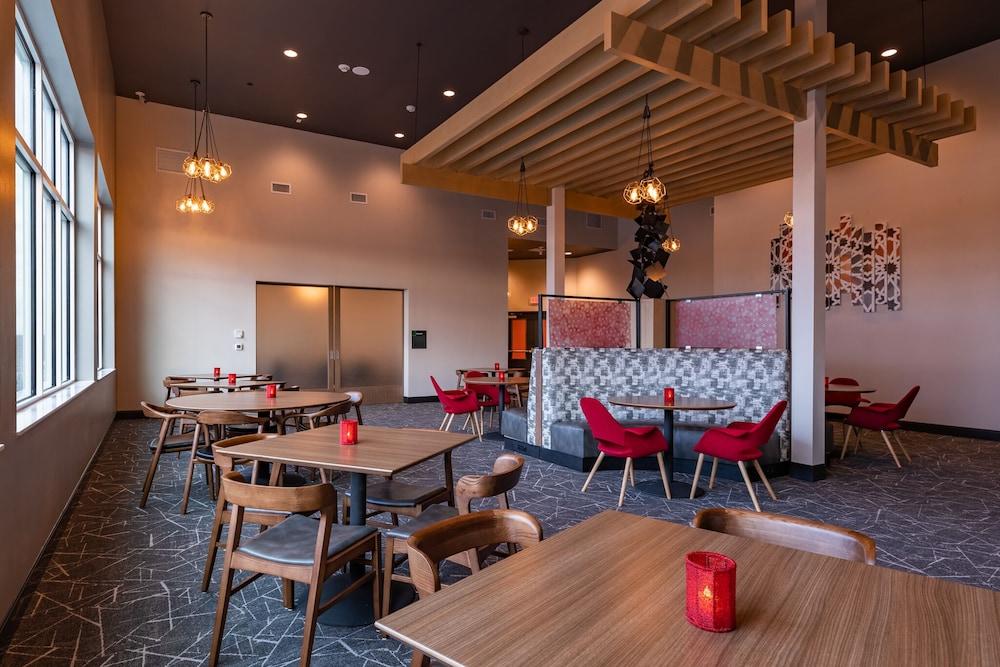 Holiday Inn & Suites Atlanta N - Chamblee Dunwoody