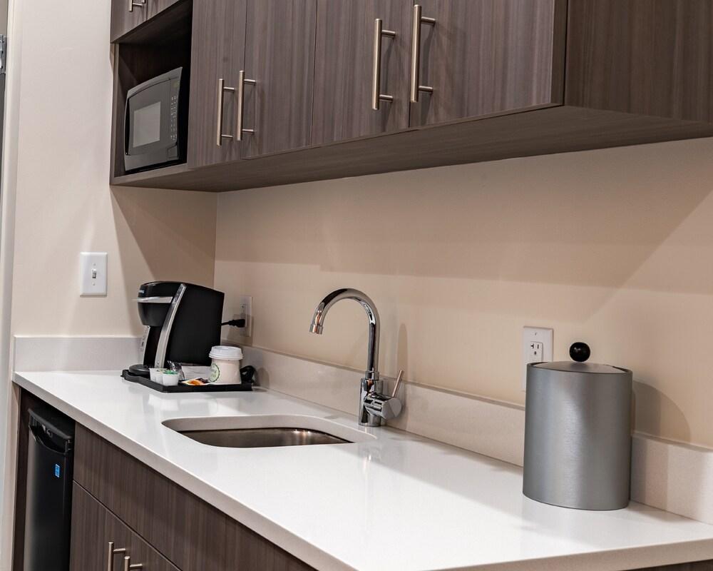 Holiday Inn & Suites Atlanta N - Chamblee Dunwoody