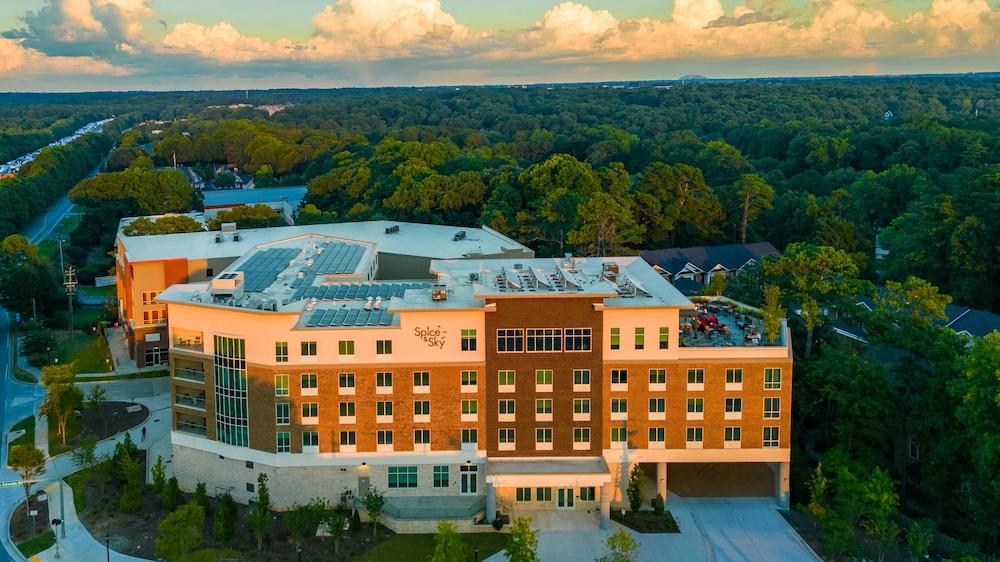 Holiday Inn & Suites Atlanta N - Chamblee Dunwoody