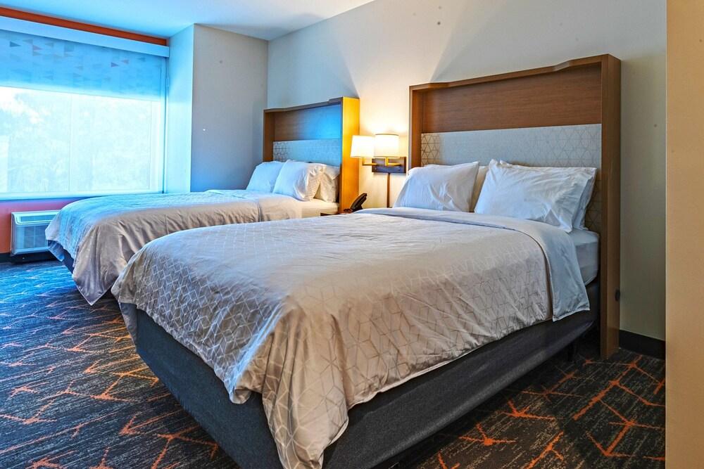 Holiday Inn & Suites Atlanta N - Chamblee Dunwoody