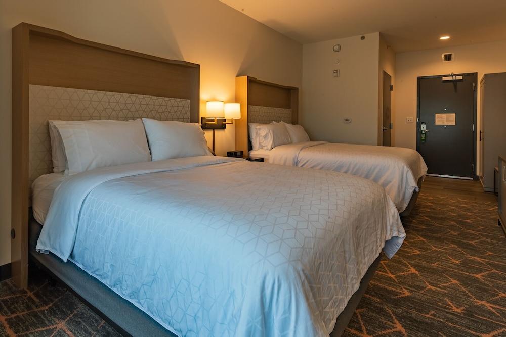 Holiday Inn & Suites Atlanta N - Chamblee Dunwoody