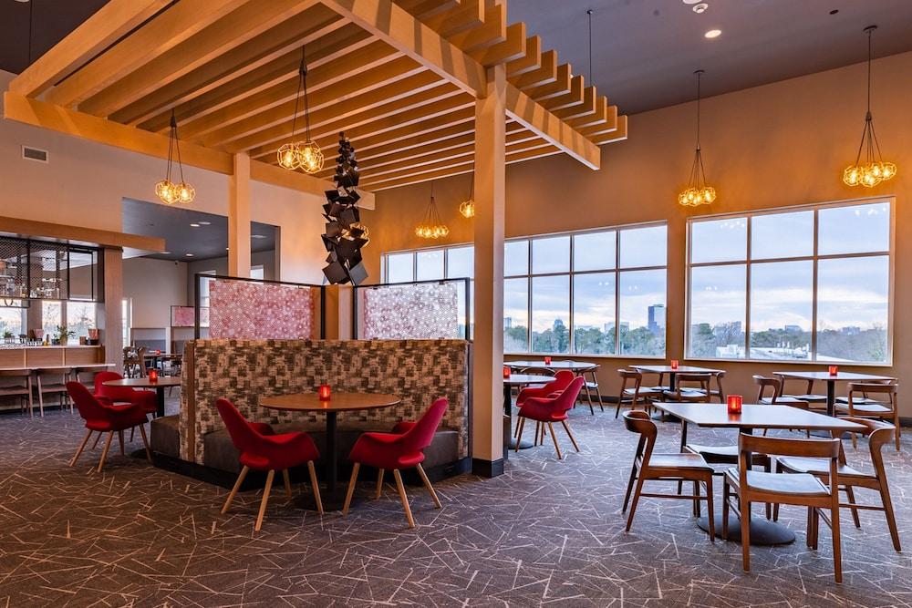 Holiday Inn & Suites Atlanta N - Chamblee Dunwoody