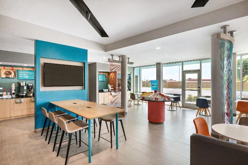 avid hotel Hays