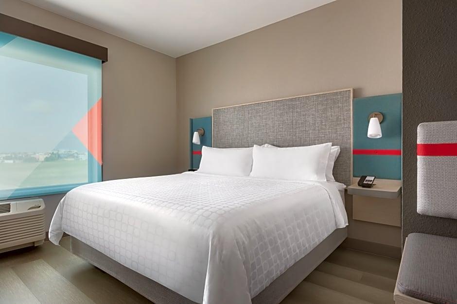 avid hotel Hays