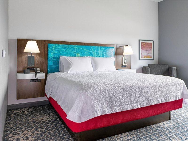 Hampton Inn & Suites Marshfield