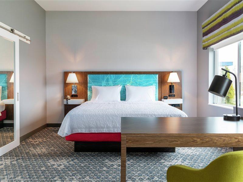 Hampton Inn & Suites Marshfield