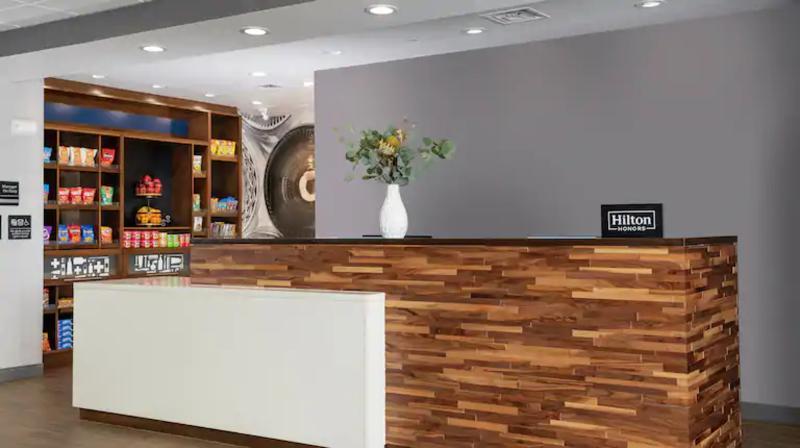 Hampton Inn & Suites Marshfield