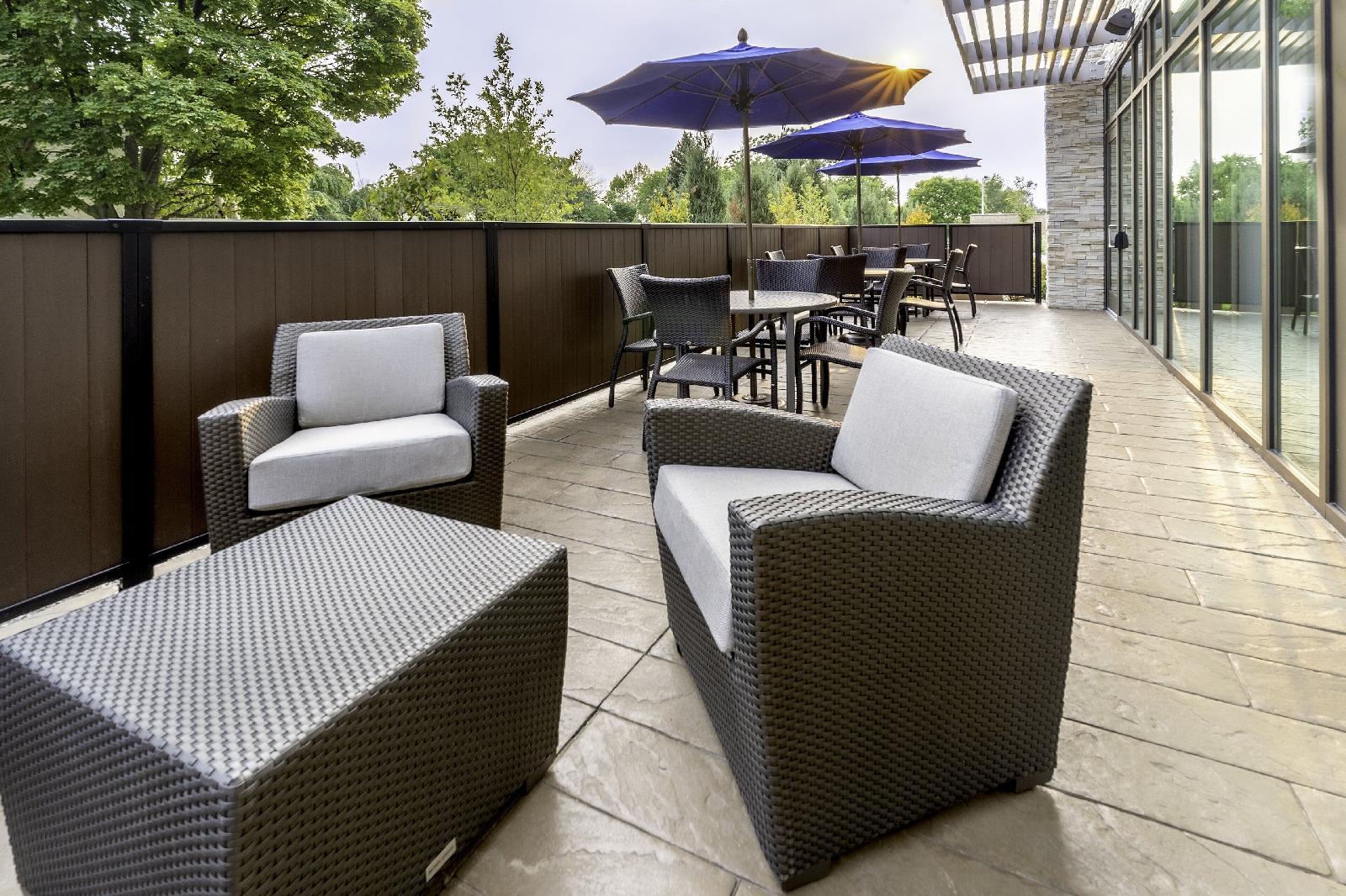 Holiday Inn Express & Suites Milwaukee West Allis