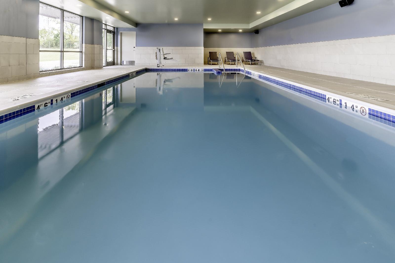 Holiday Inn Express & Suites Milwaukee West Allis