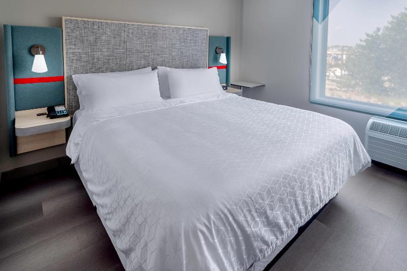 Avid Hotels West Waukesha